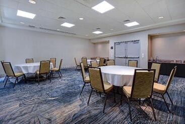 هتل Hilton Garden Inn Ft Myers