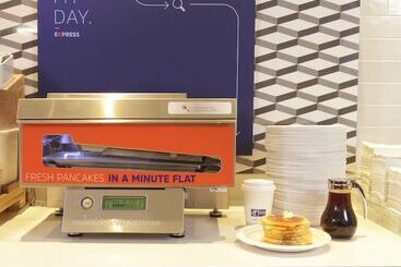 Holiday Inn Express Hotel & Suites Fisherman S Wharf, An Ihg