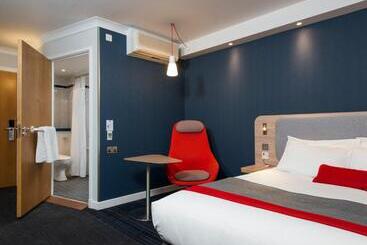هتل Holiday Inn Express   Glasgow Airport, An Ihg