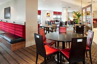 هتل Holiday Inn Express   Glasgow Airport, An Ihg