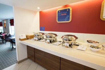 هتل Holiday Inn Express   Glasgow Airport, An Ihg