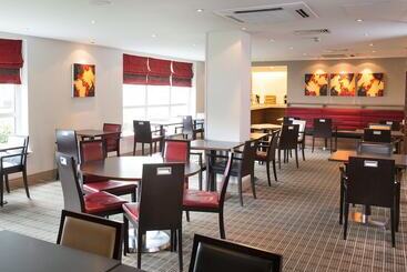 هتل Holiday Inn Express   Glasgow Airport, An Ihg
