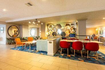 هتل Holiday Inn Express   Glasgow Airport, An Ihg