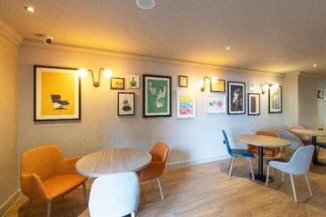هتل Holiday Inn Express   Glasgow Airport, An Ihg