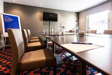 هتل Holiday Inn Express   Glasgow   City Ctr Theatreland, An Ihg