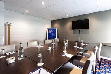 هتل Holiday Inn Express   Glasgow   City Ctr Theatreland, An Ihg