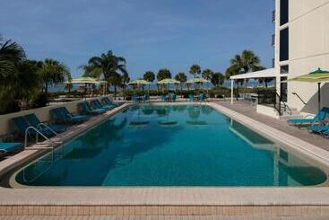 هتل Cirque St. Armands Beachside