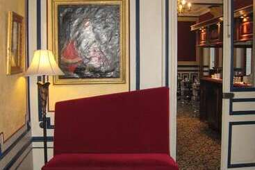 هتل Hôtel Les Maréchaux