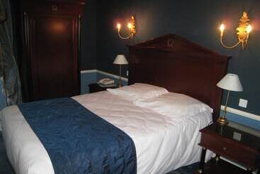 هتل Hôtel Les Maréchaux