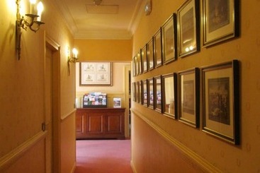 هتل Hôtel Les Maréchaux