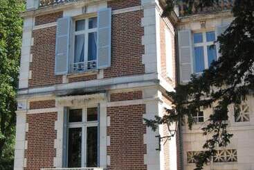هتل Hôtel Les Maréchaux