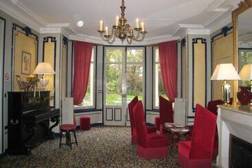 هتل Hôtel Les Maréchaux