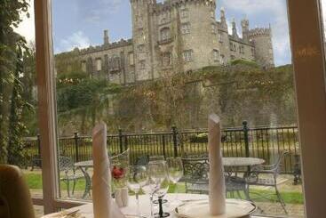 هتل Kilkenny River Court