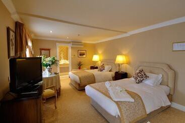 هتل Killarney Royal