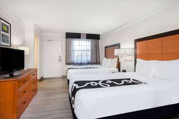 هتل Baymont By Wyndham Fort Myers Central