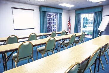 هتل La Quinta Inn By Wyndham Moline Airport
