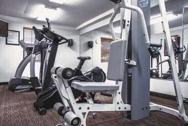 هتل La Quinta Inn By Wyndham Moline Airport