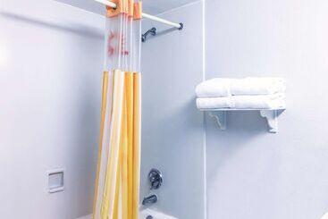 هتل La Quinta Inn By Wyndham Moline Airport