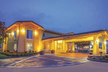 هتل La Quinta Inn By Wyndham Moline Airport
