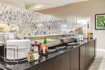 هتل La Quinta By Wyndham Grand Junction Airport