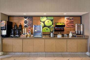 هتل La Quinta By Wyndham Greenville Haywood