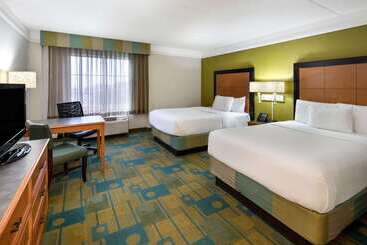 هتل La Quinta By Wyndham Greenville Haywood