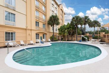 هتل La Quinta By Wyndham Jacksonville Butler Blvd
