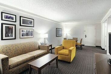 هتل La Quinta By Wyndham Lubbock West Medical Center