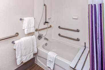 هتل La Quinta By Wyndham Lubbock West Medical Center