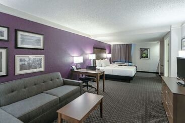 هتل La Quinta By Wyndham Lubbock West Medical Center