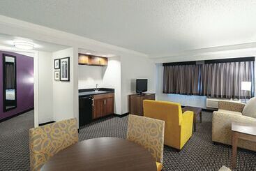 هتل La Quinta By Wyndham Lubbock West Medical Center