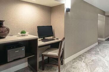 هتل La Quinta By Wyndham Lubbock West Medical Center