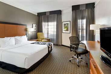 هتل La Quinta By Wyndham Macon