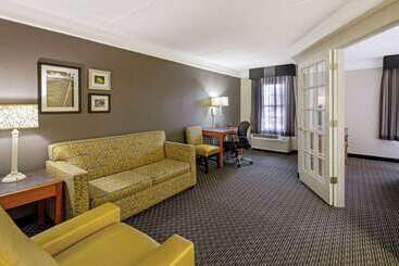 هتل La Quinta By Wyndham Macon