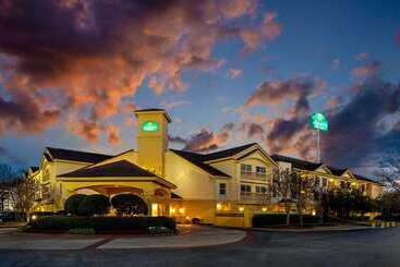 هتل La Quinta By Wyndham Macon