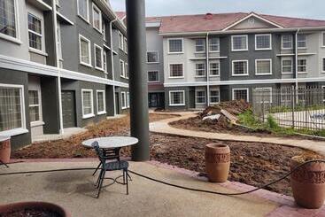 هتل La Quinta By Wyndham Macon