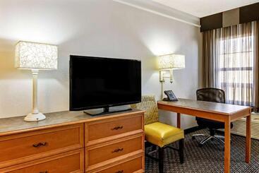 هتل La Quinta By Wyndham Macon