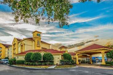 هتل La Quinta Inn & Suites By Wyndham Myrtle Beach Broadway Area