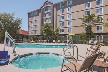 هتل La Quinta By Wyndham Oklahoma City Nw Expwy