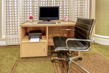 هتل La Quinta By Wyndham Salt Lake City Airport