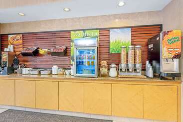 هتل La Quinta By Wyndham Salt Lake City Airport