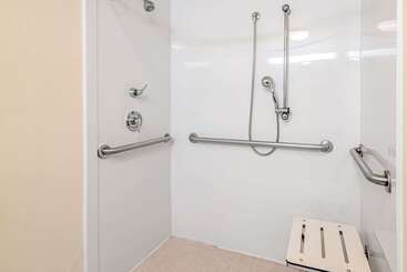 هتل La Quinta By Wyndham Salt Lake City Airport
