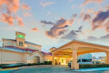 هتل La Quinta By Wyndham Salt Lake City Airport
