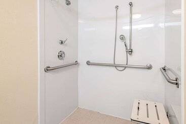 هتل La Quinta By Wyndham Salt Lake City Airport