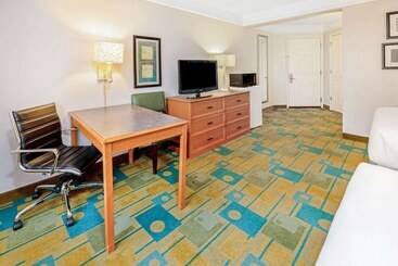 هتل La Quinta By Wyndham Salt Lake City Airport