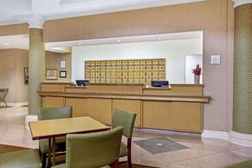 هتل La Quinta By Wyndham Winston Salem