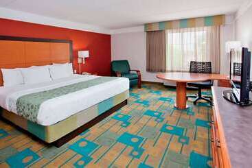 هتل La Quinta By Wyndham Winston Salem