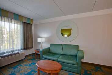 هتل La Quinta By Wyndham Winston Salem