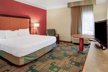 هتل La Quinta By Wyndham Winston Salem