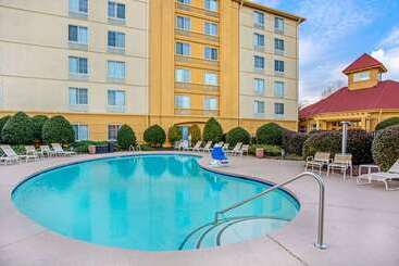 هتل La Quinta By Wyndham Winston Salem